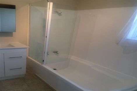 Photo of property in 46 Gallony Avenue, Massey, Auckland, 0614