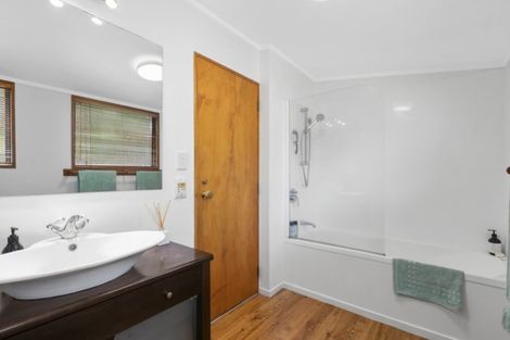 Photo of property in 17 Pokapu Place, Bethlehem, Tauranga, 3110