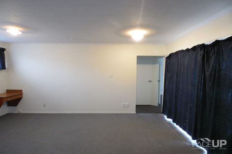 Photo of property in 49 Flanshaw Road, Te Atatu South, Auckland, 0610
