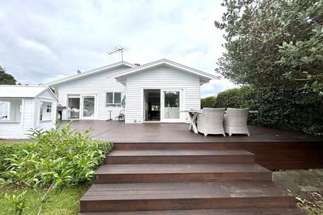 Photo of property in 13 Pukenui Street, Strandon, New Plymouth, 4312