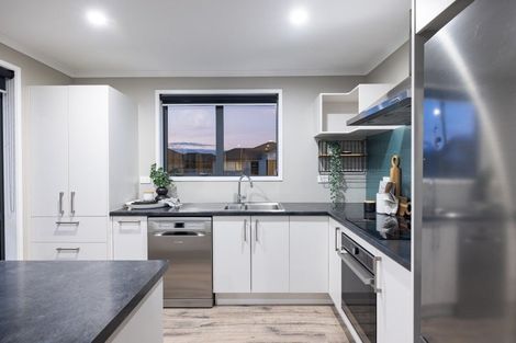 Photo of property in 44 Te Kio Crescent, Papamoa Beach, Papamoa, 3118