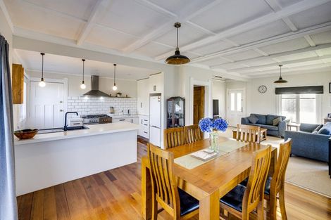 Photo of property in 1213 Caroline Road, Mayfair, Hastings, 4122