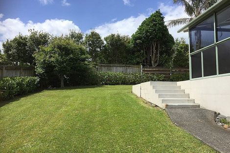 Photo of property in 2/23 Bevyn Street, Castor Bay, Auckland, 0620