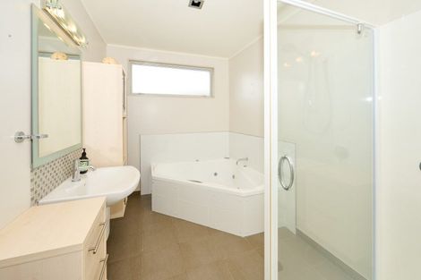 Photo of property in 156 Sands Crescent, Matarangi, Whitianga, 3592