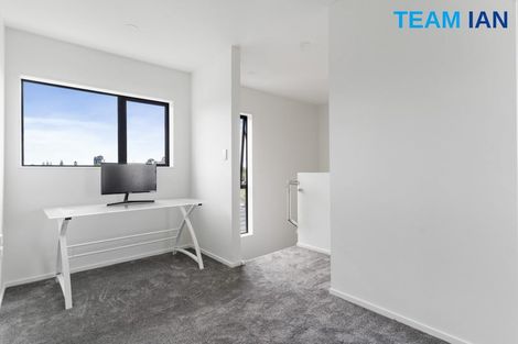 Photo of property in 1/68 Smythe Road, Henderson, Auckland, 0612