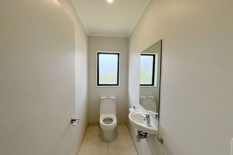 Photo of property in 11 Kaimanawa Road, Karaka, Papakura, 2113