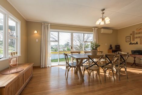 Photo of property in 112 High Street, Waipawa, 4210