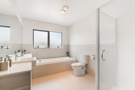 Photo of property in 4 Allium Avenue, Karaka, Papakura, 2113