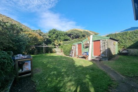 Photo of property in 13 Ames Street, Paekakariki, 5034