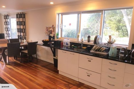 Photo of property in 42 Line Road, Glen Innes, Auckland, 1072