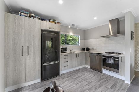 Photo of property in 175 Te Moana Road, Waikanae, 5036