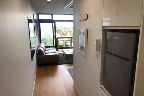 Photo of property in Frank Sargeson Apts, 205/80 Anzac Street, Takapuna, Auckland, 0622