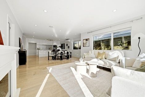 Photo of property in 152a Weatherly Road, Torbay, Auckland, 0630
