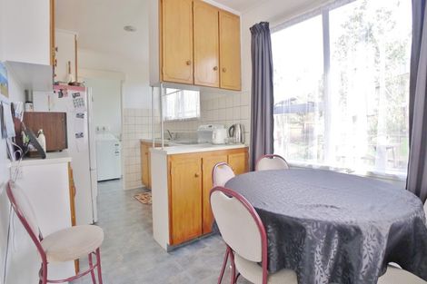 Photo of property in 12 Claverdon Drive, Massey, Auckland, 0614