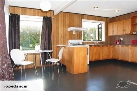 Photo of property in 7 Warrington Grove, Newlands, Wellington, 6037