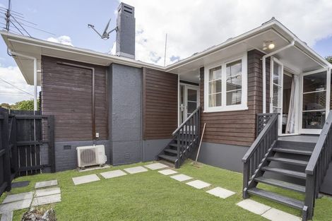 Photo of property in 16 Vera Road, Te Atatu South, Auckland, 0610