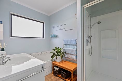 Photo of property in 26 Highcroft Place, Welcome Bay, Tauranga, 3112