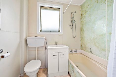 Photo of property in 18 Runuku Grove, Turangi, 3334