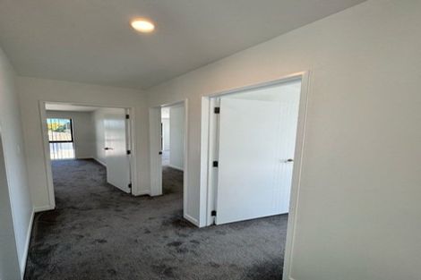 Photo of property in 9a Pukeroa Place, Papakura, 2110