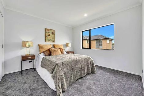 Photo of property in 8e Kent Road, Manurewa, Auckland, 2102