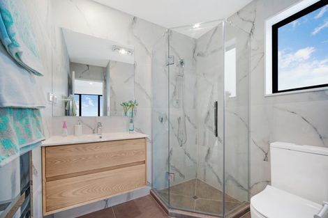 Photo of property in 10 Arapapa Road, Papakura, 2110