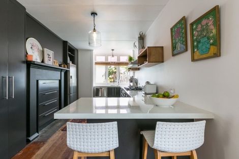 Photo of property in 409 Alexandra Street, Hastings, 4122