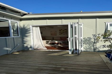 Photo of property in 55 Sunset Road, Totara Vale, Auckland, 0632