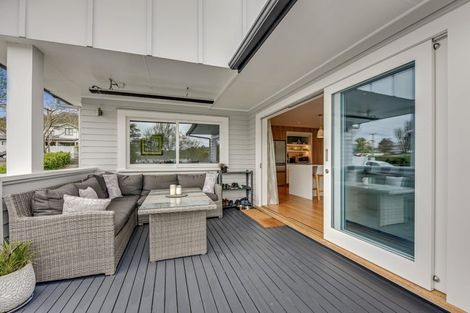 Photo of property in 114 Kawai Street, Nelson South, Nelson, 7010