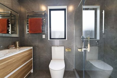 Photo of property in 51 Emerald Avenue, Rosehill, Papakura, 2113