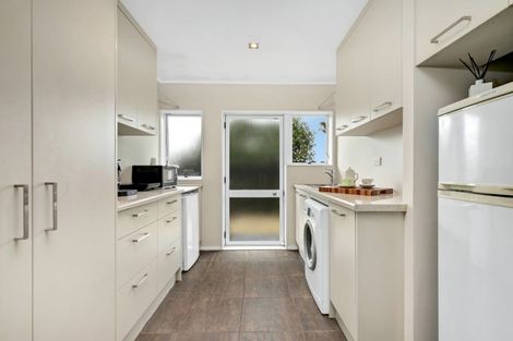 Photo of property in 16 Chippewa Place, Conifer Grove, Takanini, 2112