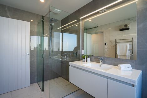 Photo of property in 92 Kotare Street, Waikanae, 5036