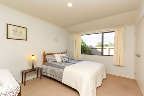 Photo of property in 1 Rotokare Crescent, Whalers Gate, New Plymouth, 4310