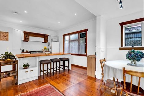 Photo of property in 7 Seddon Street, Westown, New Plymouth, 4310