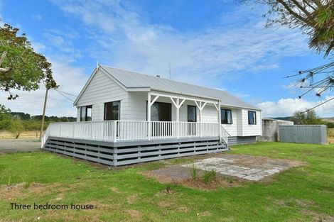 Photo of property in 323 South Head Road, South Head, Helensville, 0874