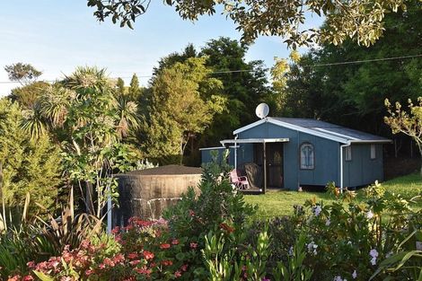 Photo of property in 43 Pahi Road, Paparoa, 0571