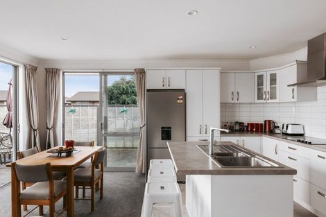 Photo of property in Waterview Estate, 33/4 Greystone Place, Omokoroa, 3114