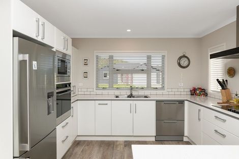 Photo of property in 56 Awataha Crescent, Pyes Pa, Tauranga, 3110