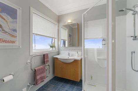 Photo of property in 155 Field Way, Waikanae Beach, Waikanae, 5036