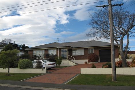 Photo of property in 471 East Coast Road, Murrays Bay, Auckland, 0630