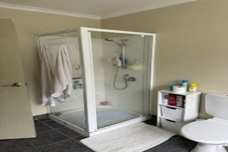 Photo of property in 73 Guildford Drive, Paraparaumu, 5032