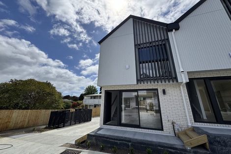 Photo of property in 1/36 Fairdale Place, Birkdale, Auckland, 0626