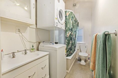 Photo of property in 102 Tinakori Road, Thorndon, Wellington, 6011