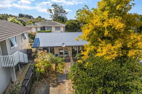 Photo of property in 42 Vina Place, Massey, Auckland, 0614