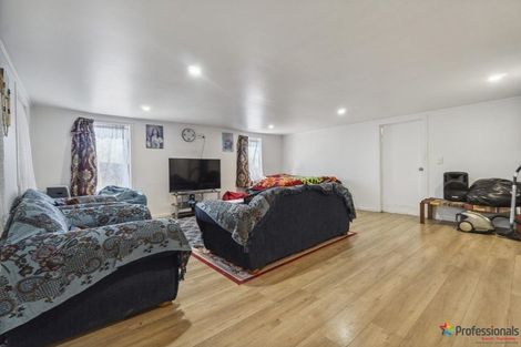 Photo of property in 6 Aden Place, Clendon Park, Auckland, 2103