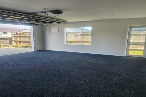 Photo of property in 8 Ash Close, Levin, 5510