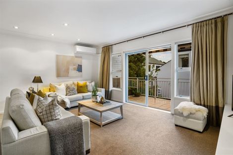 Photo of property in 2/14 Frieston Road, Milford, Auckland, 0620