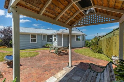 Photo of property in 17 Chivalry Road, Glenfield, Auckland, 0629