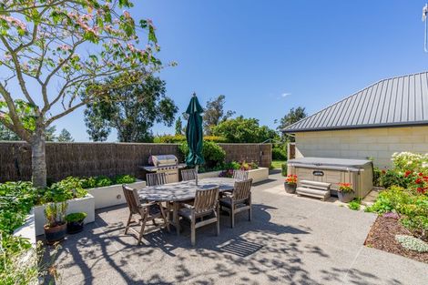 Photo of property in 132 Round Hill Road, Loburn, 7472