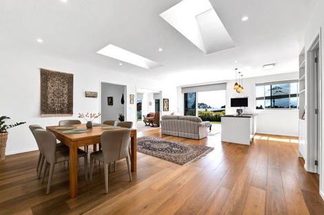 Photo of property in 25 Aderman Place, Hurworth, New Plymouth, 4310