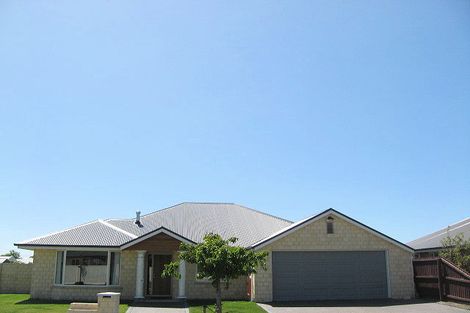 Photo of property in 5 Harrys Way, Redwood, Christchurch, 8051